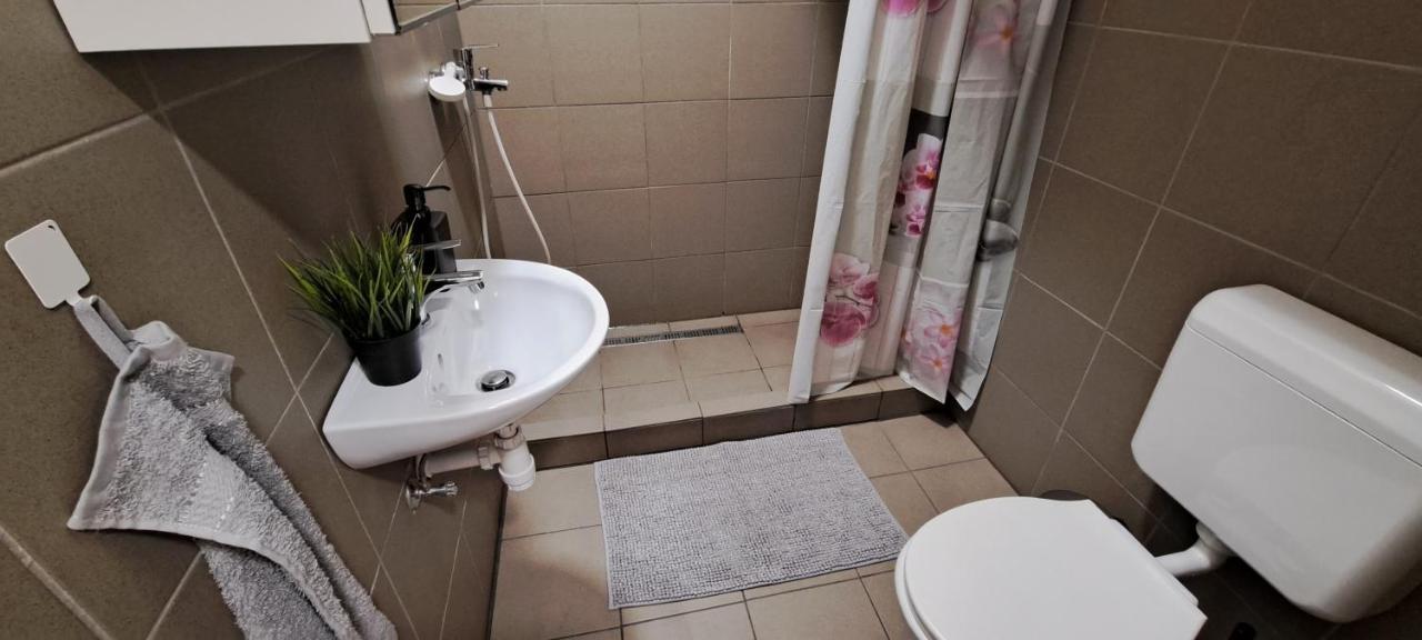 6-Pack Apartment In The Party District Budapeszt Zewnętrze zdjęcie